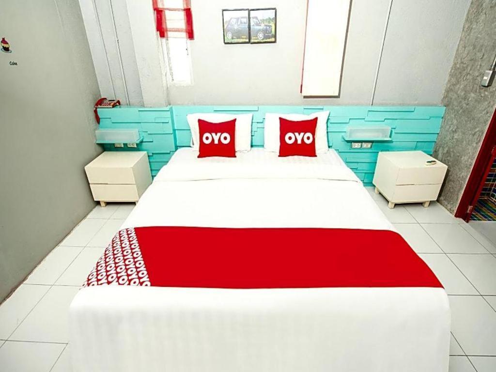 Oyo 292 The Oddy Hip Hotel Patong Exterior foto