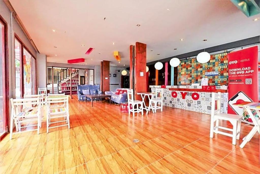 Oyo 292 The Oddy Hip Hotel Patong Exterior foto