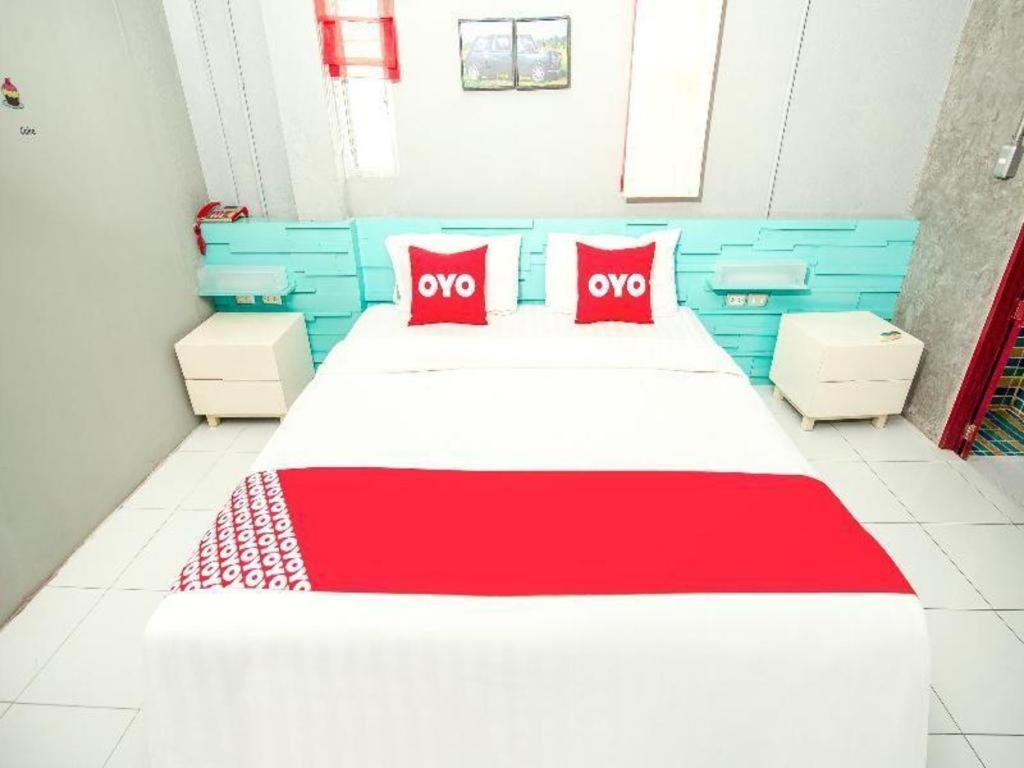 Oyo 292 The Oddy Hip Hotel Patong Exterior foto