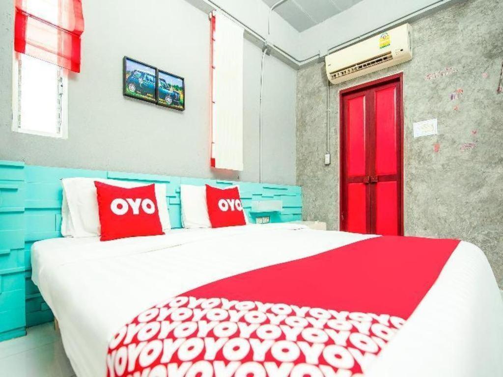 Oyo 292 The Oddy Hip Hotel Patong Exterior foto
